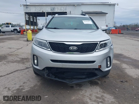 2014 Kia Sorento LX with VIN 5XYKTCA63EG506489, listed as a IAAI auction lot 41965074 with 143,875 mi miles and . Bid and sale history available at carsss.com. Image 6.