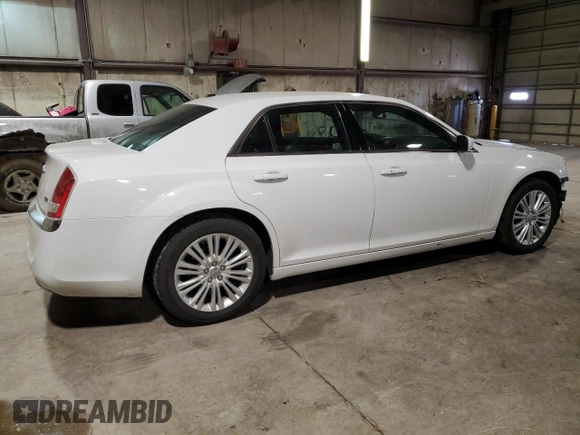 2014 Chrysler 300 z VIN 2C3CCARG8EH232878, wystawiony jako Copart lot #48904425 z przebiegiem 56 003 mil mil oraz Szkoda całkowita • Salvage title. Historia ofert i sprzedaży dostępna na DreamBid. Obrazek 3.
