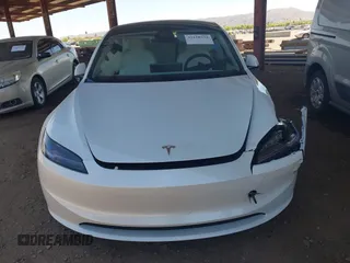 2025 Tesla Model 3 Long Range z VIN 5YJ3E1EB9SF885771, wystawiony jako IAAI lot #42158734 z przebiegiem 3480 mil mil oraz . Historia ofert i sprzedaży dostępna na DreamBid. Obrazek 11.