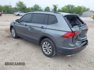 2019 Volkswagen Tiguan S с VIN 3VV1B7AX1KM062009, выставлен на аукционе IAAI как лот 42587119 с пробегом 57 836 миль миль и . История ставок и продаж доступна на DreamBid. Изображение 3.
