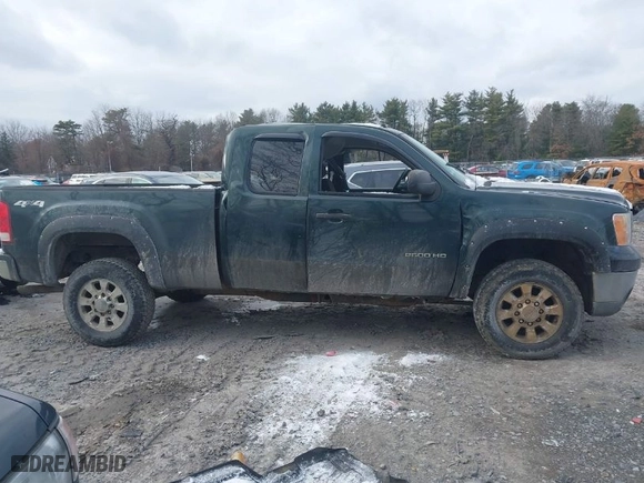 2012 GMC Sierra 2500HD SLE with VIN 1GT220CG3CZ161275, listed as a IAAI auction lot 41083313 with 89,320 mi miles. Bid and sale history available at carsss.com. Image 13.
