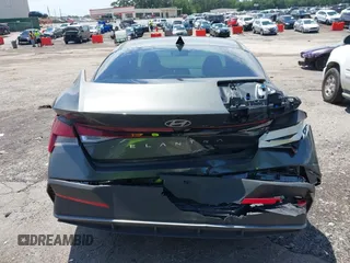 2024 Hyundai Elantra SE z VIN KMHLL4DG0RU758666, wystawiony jako IAAI lot #42442783 z przebiegiem 24 955 mil mil oraz . Historia ofert i sprzedaży dostępna na DreamBid. Obrazek 16.