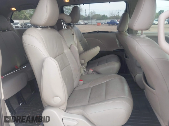 2015 Toyota Sienna XLE with VIN 5TDYK3DC8FS639221, listed as a IAAI auction lot 41891188 with 195,610 mi miles. Bid and sale history available at carsss.com. Image 8.