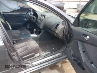 2009 Nissan Altima 2.5 z VIN 1N4AL21E69N560192, wystawiony jako IAAI lot #42030783 z przebiegiem 179 859 mil mil oraz . Historia ofert i sprzedaży dostępna na DreamBid. Obrazek 5.