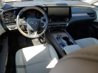 2024 Lexus RX 350 z VIN 2T2BAMBA1RC043795, wystawiony jako Copart lot #61190095 z przebiegiem 5 104 mil mil oraz Szkoda całkowita • Salvage title. Historia ofert i sprzedaży dostępna na DreamBid. Obrazek 8.