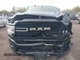 2019 Ram 2500 Big Horn with VIN 3C6UR5JL0KG700152, listed as a IAAI auction lot 42180625 with 94,282 mi miles. Bid and sale history available at carsss.com. Image 12.