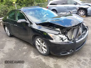 2010 Nissan Maxima SV z VIN 1N4AA5AP1AC823701, wystawiony jako IAAI lot #42257488 z przebiegiem 216 934 mil mil oraz . Historia ofert i sprzedaży dostępna na DreamBid. Obrazek 1.