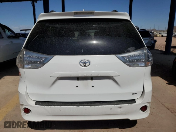 2019 Toyota Sienna SE z VIN 5TDXZ3DCXKS965992, wystawiony jako Copart lot #48266905 z przebiegiem 133 395 mil mil oraz Szkoda całkowita • Salvage title. Historia ofert i sprzedaży dostępna na DreamBid. Obrazek 6.