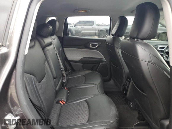 2022 Jeep Compass Altitude z VIN 3C4NJCBB0NT214340, wystawiony jako Copart lot #58775685 z przebiegiem 68 473 mil mil oraz Szkoda całkowita • Salvage title. Historia ofert i sprzedaży dostępna na DreamBid. Obrazek 11.