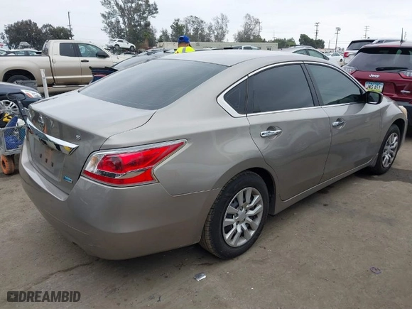 2013 Nissan Altima 2.5 SL with VIN 1N4AL3AP0DN528208, listed as a IAAI auction lot 41895288 with 113,119 mi miles. Bid and sale history available at carsss.com. Image 4.