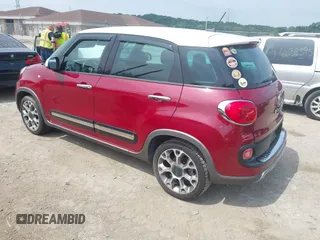 2015 FIAT 500L Urbana Trekking z VIN ZFBCFADH6FZ030774, wystawiony jako IAAI lot #42687006 z przebiegiem 76 193 mil mil oraz . Historia ofert i sprzedaży dostępna na DreamBid. Obrazek 3.