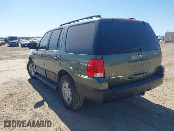 2005 Ford Expedition Special Service with VIN 1FMPU16535LA43096, listed as a IAAI auction lot 41725926 with 172,359 mi miles. Bid and sale history available at carsss.com. Image 3.