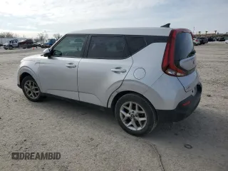 2020 Kia Soul X-Line with VIN KNDJ23AU0L7021640, listed as a Copart auction lot 88865015 with 59,704 mi miles and Salvage Title. Bid and sale history available at carsss.com. Image 2.