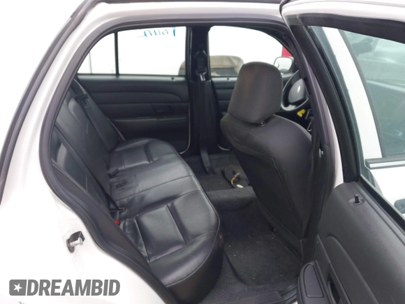 2006 Ford Police Interceptor z VIN 2FAFP71W96X150559, wystawiony jako IAAI lot #41590316 z przebiegiem 127 728 mil mil oraz . Historia ofert i sprzedaży dostępna na DreamBid. Obrazek 8.