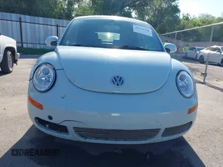 2006 Volkswagen Beetle with VIN 3VWSF31YX6M323407, listed as a IAAI auction lot 42330968 with 172,664 mi miles and . Bid and sale history available at DreamBid. Image 12.