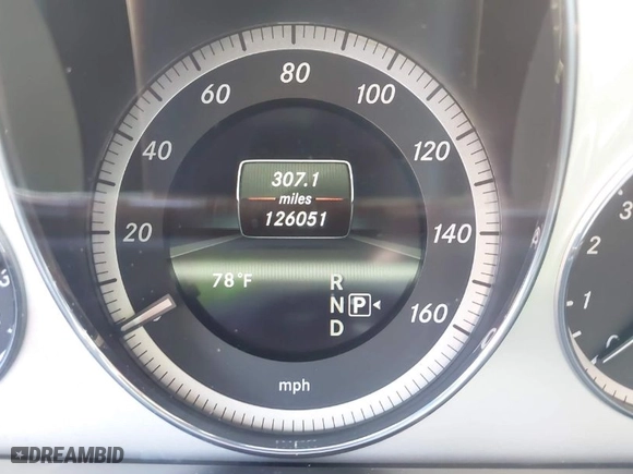 2013 Mercedes-Benz E-Class E 350 Luxury with VIN WDDHF5KB0DA752171, listed as a IAAI auction lot 41929432 with 126,051 mi miles. Bid and sale history available at carsss.com. Image 15.