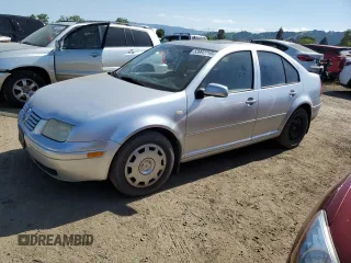 2000 Volkswagen Jetta with VIN 3VWSC29M6YM108811, listed as a Copart auction lot 53992715 with 179,139 mi miles and Salvage title. Bid and sale history available at DreamBid. Image 1.