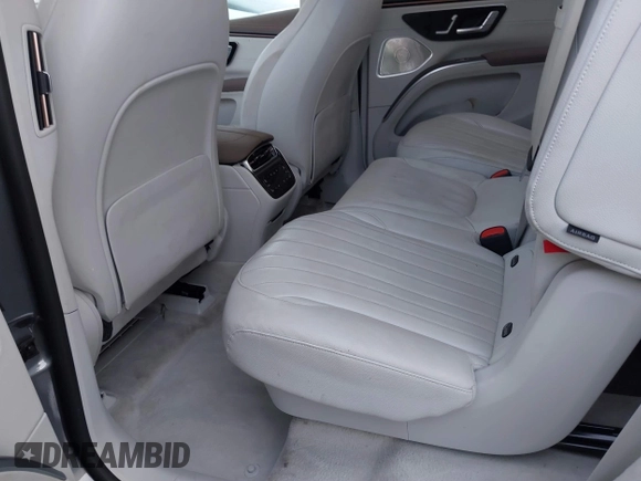 2023 Mercedes-Benz EQS 450+ z VIN 4JGDM2DB2PA001888, wystawiony jako IAAI lot #40797020 z przebiegiem 26 118 mil mil oraz . Historia ofert i sprzedaży dostępna na DreamBid. Obrazek 8.