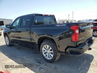 2021 Chevrolet Silverado 1500 Custom with VIN 1GCPYBEK1MZ218107, listed as a Copart auction lot 51285875 with 92,619 mi miles and Salvage Title. Bid and sale history available at DreamBid. Image 2.
