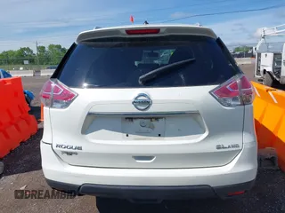 2015 Nissan Rogue SL with VIN 5N1AT2MV8FC823548, listed as a IAAI auction lot 42070704 with 125,331 mi miles. Bid and sale history available at carsss.com. Image 16.