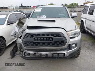 2017 Toyota Tacoma SR5 with VIN 3TMCZ5AN5HM074727, listed as a IAAI auction lot 41976419 with 102,600 mi miles. Bid and sale history available at carsss.com. Image 13.