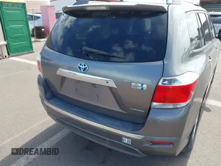 2011 Toyota Highlander Limited with VIN JTEDC3EH9B2000932, listed as a IAAI auction lot 42194620 with 199,174 mi miles and . Bid and sale history available at DreamBid. Image 6.