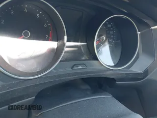 2018 Volkswagen Tiguan S z VIN 3VV1B7AX5JM043090, wystawiony jako IAAI lot #41998165 z przebiegiem Nie podano mil oraz . Historia ofert i sprzedaży dostępna na DreamBid. Obrazek 14.