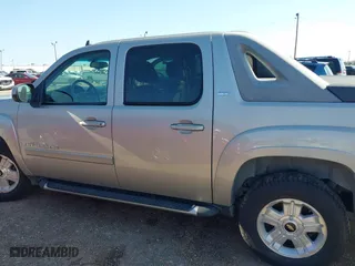 2009 Chevrolet Avalanche LT w/2LT with VIN 3GNFK22049G153834, listed as a IAAI auction lot 41770171 with 280,608 mi miles. Bid and sale history available at carsss.com. Image 14.