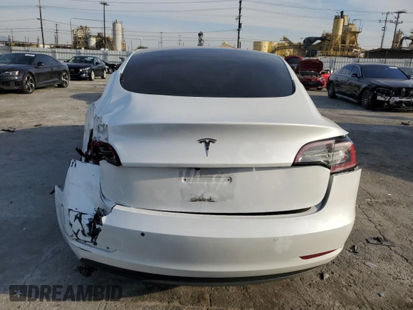2022 Tesla Model 3 z VIN 5YJ3E1EA5NF360119, wystawiony jako Copart lot #45565655 z przebiegiem 78 088 mil mil oraz Szkoda całkowita • Salvage title. Historia ofert i sprzedaży dostępna na DreamBid. Obrazek 6.