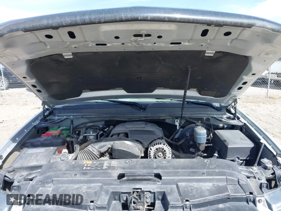 2013 Chevrolet Suburban LT with VIN 1GNSKJE78DR108955, listed as a IAAI auction lot 42004032 with 114,729 mi miles and . Bid and sale history available at DreamBid. Image 10.