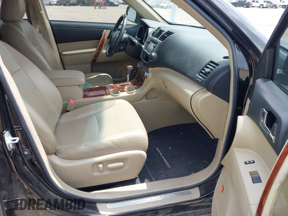 2013 Toyota Highlander Limited z VIN 5TDDK3EH1DS180782, wystawiony jako IAAI lot #42420237 z przebiegiem 193 773 mil mil oraz . Historia ofert i sprzedaży dostępna na DreamBid. Obrazek 5.