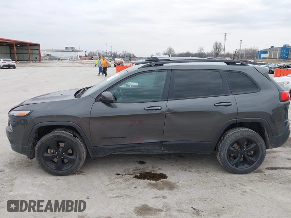 2016 Jeep Cherokee Latitude z VIN 1C4PJMCB9GW152673, wystawiony jako IAAI lot #41704412 z przebiegiem 140 559 mil mil oraz . Historia ofert i sprzedaży dostępna na DreamBid. Obrazek 14.