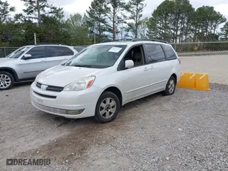 2004 Toyota Sienna XLE with VIN 5TDZA22C74S061016, listed as a IAAI auction lot 41846522 with 264,197 mi miles. Bid and sale history available at carsss.com. Image 2.
