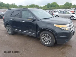 2011 Ford Explorer XLT z VIN 1FMHK7D82BGA45727, wystawiony jako IAAI lot #42354213 z przebiegiem 146 178 mil mil oraz . Historia ofert i sprzedaży dostępna na DreamBid. Obrazek 1.