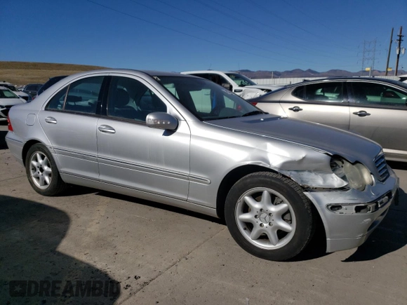 2003 Mercedes-Benz C 240 with VIN WDBRF81J33F318562, listed as a Copart auction lot 47246195 with 65,777 mi miles and Salvage title. Bid and sale history available at DreamBid. Image 4.