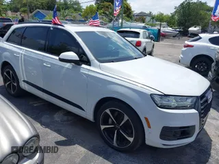 2019 Audi Q7 Prestige with VIN WA1VAAF76KD026816, listed as a IAAI auction lot 42092849 with 61,845 mi miles. Bid and sale history available at carsss.com. Image 1.