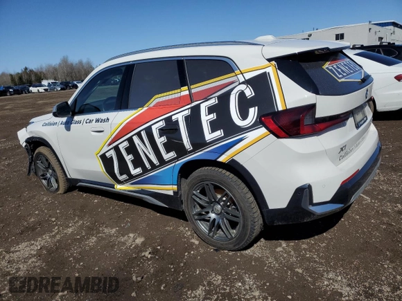 2023 BMW X1 xDrive28i z VIN WBX73EF08P5W93989, wystawiony jako Copart lot #51794235 z przebiegiem 43 271 mil mil oraz Czysty tytuł • Clean title. Historia ofert i sprzedaży dostępna na DreamBid. Obrazek 2.