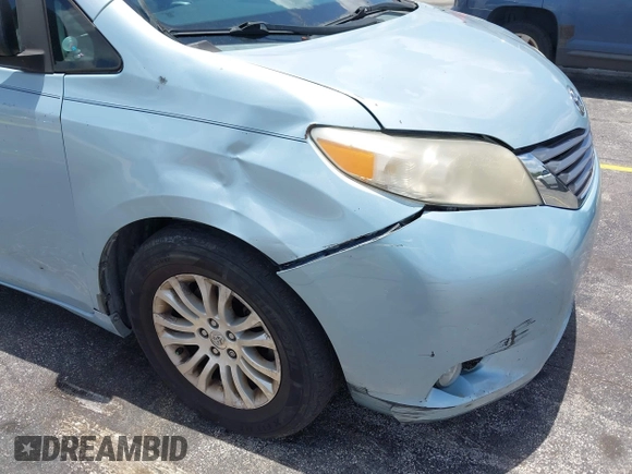 2015 Toyota Sienna XLE с VIN 5TDYK3DC3FS537633, выставлен на аукционе IAAI как лот 42534653 с пробегом 250 730 миль миль и . История ставок и продаж доступна на DreamBid. Изображение 17.