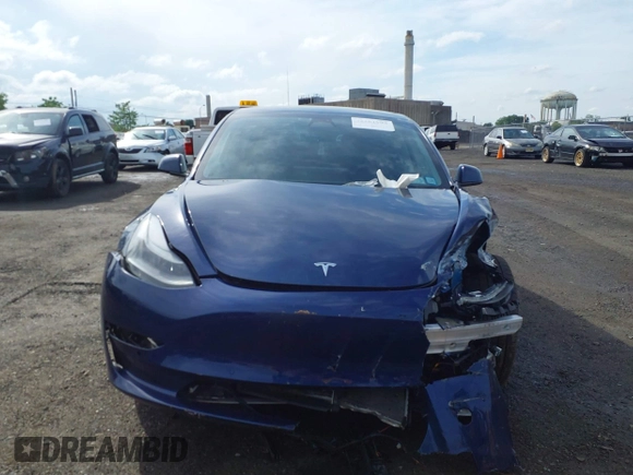 2022 Tesla Model 3 Long Range z VIN 5YJ3E1EB2NF193808, wystawiony jako IAAI lot #42281993 z przebiegiem 40 340 mil mil oraz . Historia ofert i sprzedaży dostępna na DreamBid. Obrazek 12.
