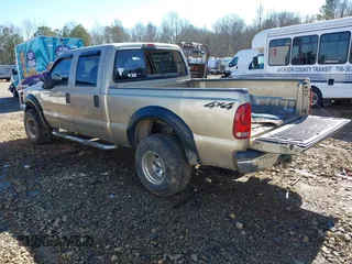 2000 Ford Super Duty F-250 XL with VIN 1FTNW21F3YEA72800, listed as a IAAI auction lot 41348642 with 533,369 mi miles. Bid and sale history available at carsss.com. Image 3.