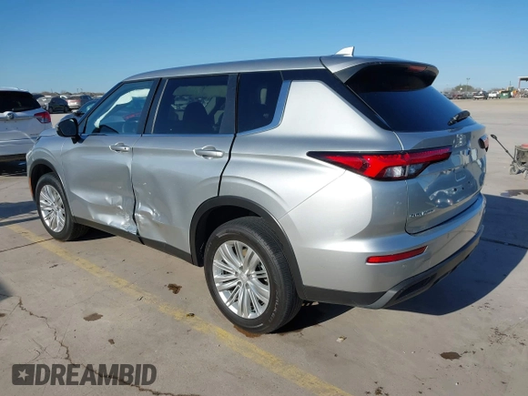 2024 Mitsubishi Outlander ES z VIN JA4J3UA81RZ020073, wystawiony jako IAAI lot #41388911 z przebiegiem 25 436 mil mil oraz . Historia ofert i sprzedaży dostępna na DreamBid. Obrazek 3.
