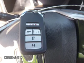 2020 Honda CR-V Touring z VIN 7FART6H91LE005707, wystawiony jako IAAI lot #42326337 z przebiegiem 40 555 mil mil oraz . Historia ofert i sprzedaży dostępna na DreamBid. Obrazek 11.