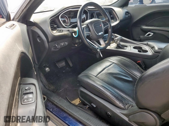 2015 Dodge Challenger SXT Plus z VIN 2C3CDZBG1FH809774, wystawiony jako Copart lot #57521245 z przebiegiem 134 614 mil mil oraz Szkoda całkowita • Salvage title. Historia ofert i sprzedaży dostępna na DreamBid. Obrazek 8.