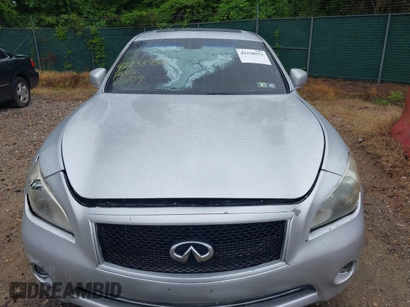 2013 Infiniti M with VIN JN1BY1AR3DM601425, listed as a IAAI auction lot 42238952 with 180,023 mi miles and . Bid and sale history available at DreamBid. Image 6.
