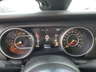 2018 Jeep Wrangler Unlimited Sahara with VIN 1C4HJXEG5JW211272, listed as a Copart auction lot 61765625 with 108,010 mi miles and Salvage title. Bid and sale history available at DreamBid. Image 9.