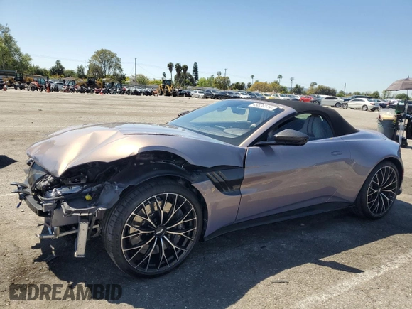2023 Aston Martin Vantage z VIN SCFSMGBW0PGP08680, wystawiony jako Copart lot #49828114 z przebiegiem Nie podano mil oraz . Historia ofert i sprzedaży dostępna na DreamBid. Obrazek 1.
