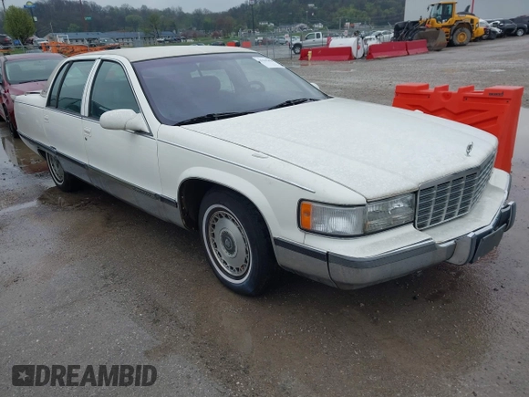 1996 Cadillac Fleetwood z VIN 1G6DW52P1TR700801, wystawiony jako IAAI lot #41945490 z przebiegiem 133 198 mil mil oraz . Historia ofert i sprzedaży dostępna na DreamBid. Obrazek 1.