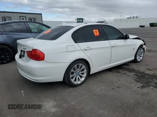 2011 BMW 3 Series 328i xDrive z VIN WBAPK5G54BNN51901, wystawiony jako Copart lot #53921885 z przebiegiem Nie podano mil oraz Szkody całkowita. Historia ofert i sprzedaży dostępna na DreamBid. Obrazek 3.