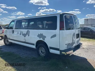 2002 Chevrolet Express with VIN 1GAHG39R921243538, listed as a Copart auction lot 47266075 with 512,936 mi miles and Clean Title. Bid and sale history available at carsss.com. Image 3.