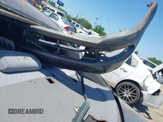 2004 Toyota Avalon XL z VIN 4T1BF28B24U345341, wystawiony jako IAAI lot #41998280 z przebiegiem Nie podano mil oraz . Historia ofert i sprzedaży dostępna na DreamBid. Obrazek 11.